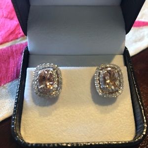 Stunning, new 14 kt Rose Gold Morganite & Diamond